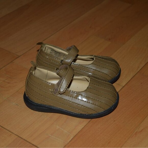 THE CHILDREN'S PLACE Baby Girls' Sz 5 Slip-On Mary Jane Dress Shoes - Picture 3 of 4